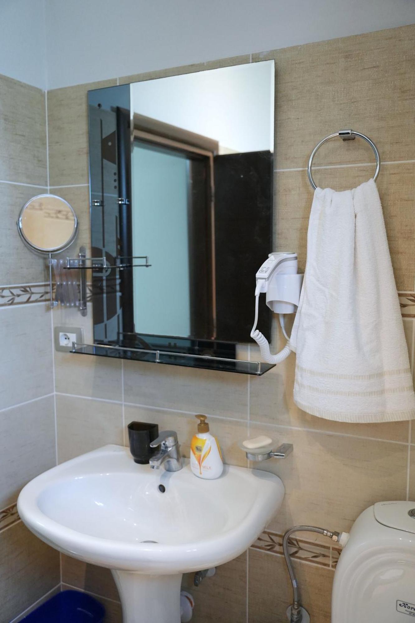 Apartament Duzgo Gjirokastër Exterior foto